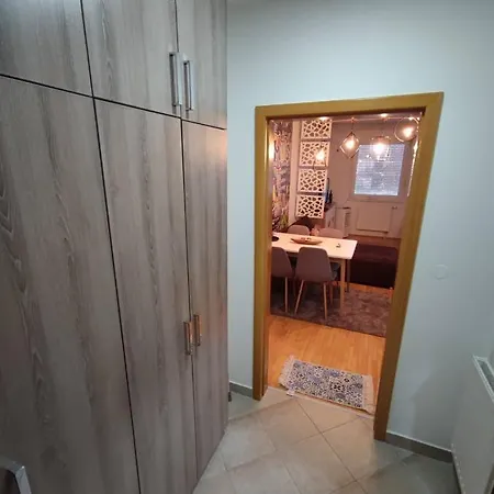 Giraffe By Nights & Smiles Apartman Tuzla
