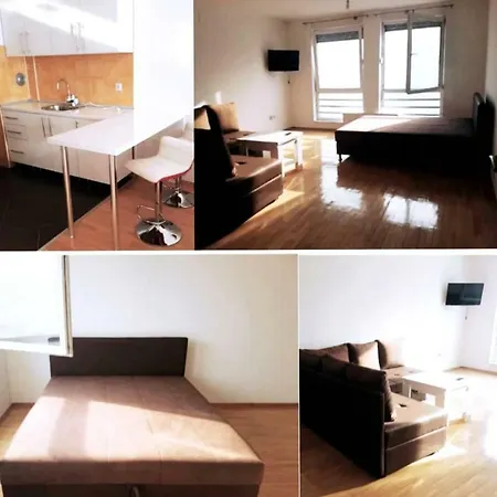 Giraffe By Nights & Smiles Apartman *